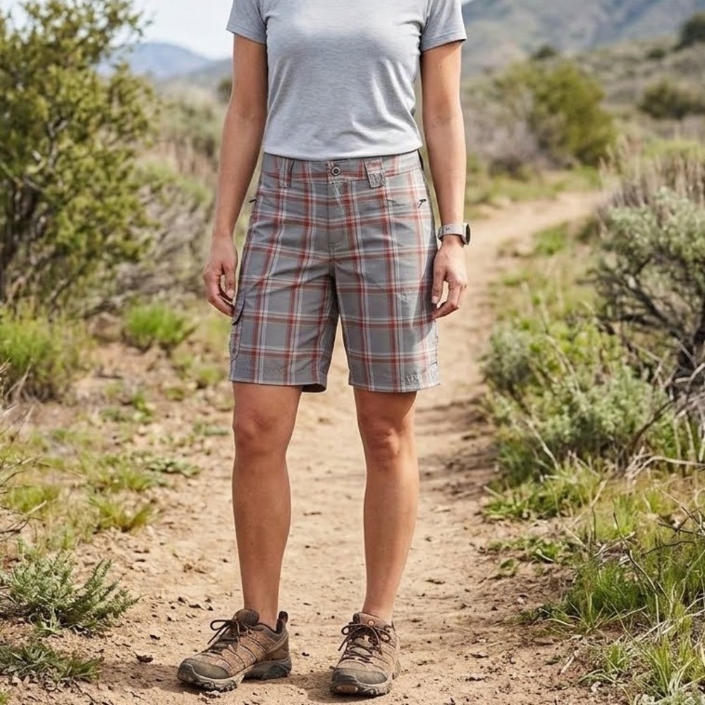 Cabelas Cargo Shorts Womens 6 Grey Plaid UPF 50 Hiking Outdoor L77ST034